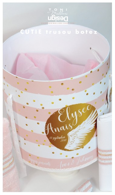 Trusou de botez cu aripi de ingeri si buline gold personalizat, Gold Wings  7